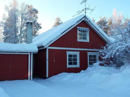 Reihenmittelhaus zum Kauf provisionsfrei 79.000 € 6 Zimmer 140 m² 390 m² Grundstück frei ab sofort Majringen 10 Älvsbyns kommun 94295