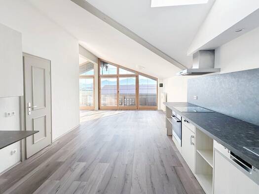 Wohnung zum Kauf 629.000 € 4 Zimmer 135 m² Dachgeschoss, 2. Geschoss frei ab sofort Rimsting Rimsting 83253