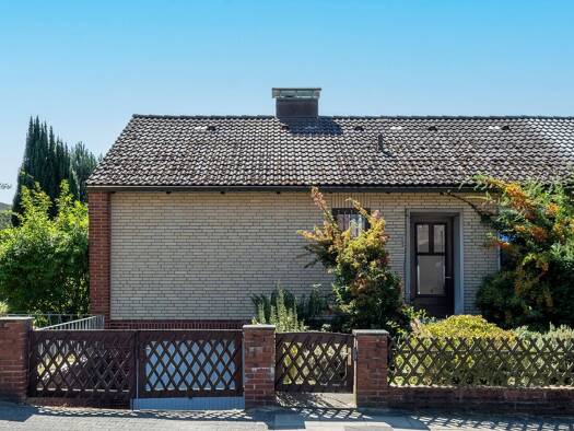 Doppelhaushälfte zum Kauf 299.000 € 3 Zimmer 96,1 m² 635 m² Grundstück Geesthacht 21502