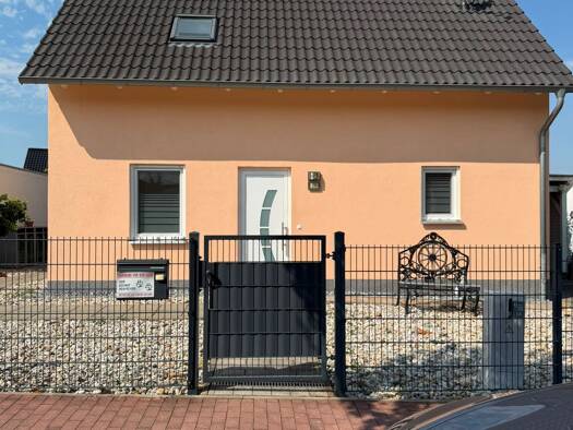 Einfamilienhaus zur Miete 1.800 € 4 Zimmer 125 m² 473 m² Grundstück frei ab 01.08.2026 Burghausen-Rückmarsdorf Leipzig 04178