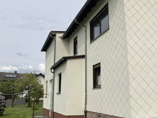 Einfamilienhaus zum Kauf 245.000 € 7 Zimmer 130 m² 1.543 m² Grundstück Grundstraße 15 Wallroth Schlüchtern 36381