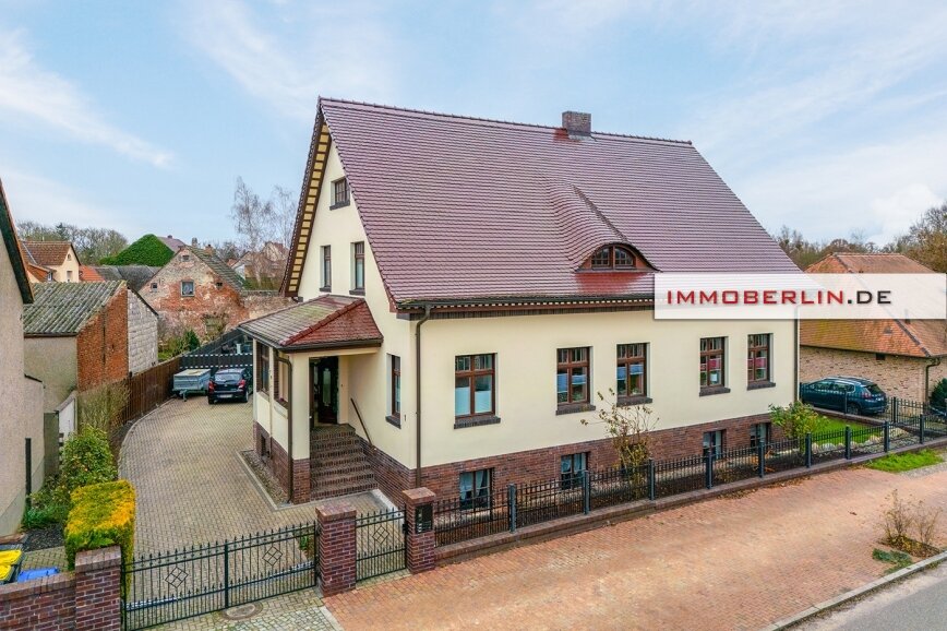 Haus zum Kauf 770.000 € 8 Zimmer 400 m²<br/>Wohnfläche 972 m²<br/>Grundstück ab sofort<br/>Verfügbarkeit Kremmen Kremmen 16766