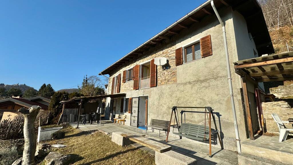 Haus zum Kauf 245.000 € 4 Zimmer 171 m² 1.616 m² Grundstück frei ab sofort Dumenza 21010