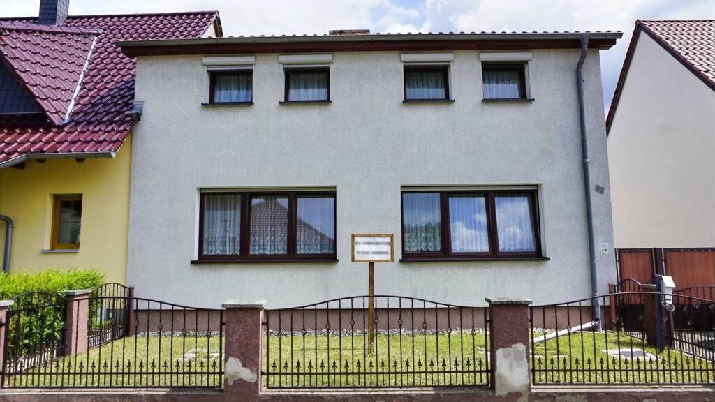 Einfamilienhaus zum Kauf provisionsfrei 294.000 € 7 Zimmer 264 m² 583 m² Grundstück Britz 16230