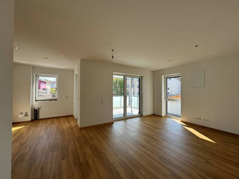 Wohnung zum Kauf - Neubau provisionsfrei 570.000 € 3 Zimmer 76,6 m² 1. Geschoss frei ab sofort Traunstein Traunstein 83278