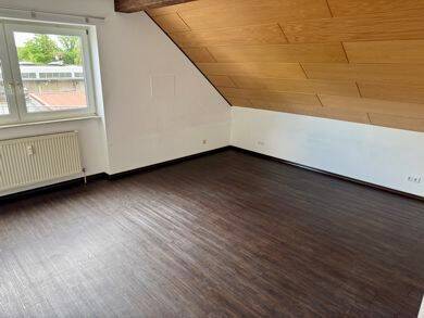 Wohnung zur Miete 560 € 2 Zimmer 58 m² Dachgeschoss frei ab sofort Niederdorfelden 61138