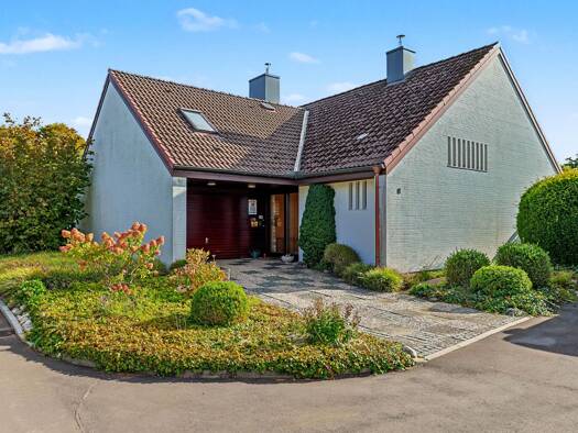 Einfamilienhaus zum Kauf 365.000 € 5 Zimmer 200 m² 975 m² Grundstück Marne 25709