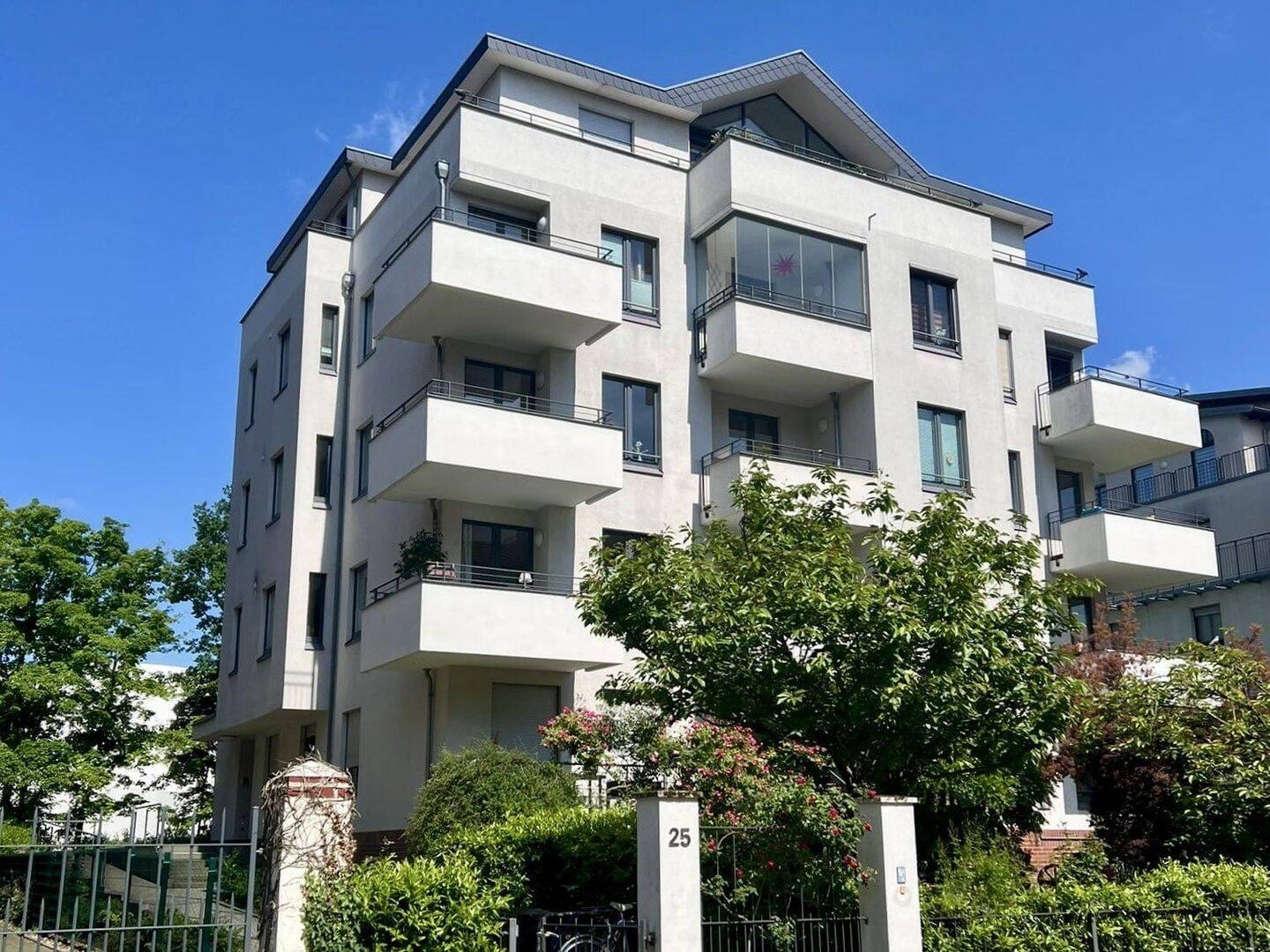 Property thumbnail 2