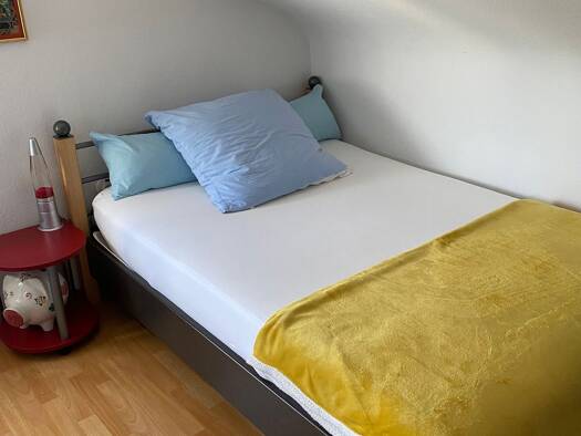 WG-Zimmer zur Miete 300 € 23 m² Geschoss 2/3 frei ab sofort Gerlingen 70839