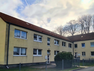 Wohnung zur Miete 353 € 3 Zimmer 70,5 m² 1. Geschoss frei ab 01.10.2025 Neuenreuther Str. 38 Gefrees Gefrees 95482
