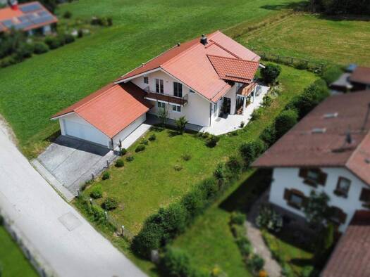 Einfamilienhaus zum Kauf 1.150.000 € 9 Zimmer 238 m² 970 m² Grundstück Oberhausen Oberhausen 82386