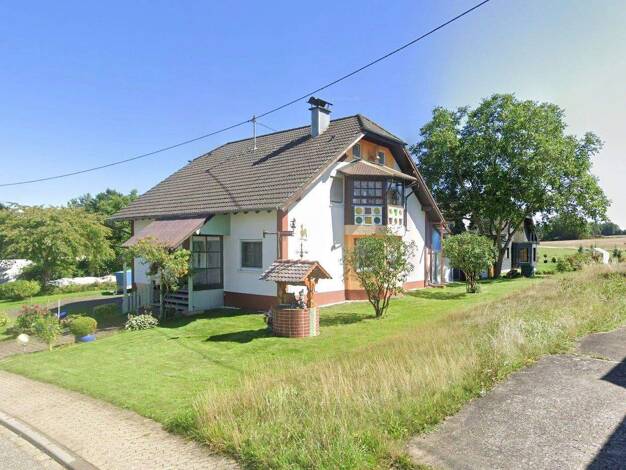 Einfamilienhaus zum Kauf provisionsfrei 359.000 € 8 Zimmer 225 m² 1.118 m² Grundstück Raiffeisenstrasse 19 Biebern 55471