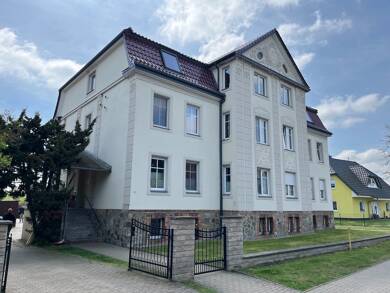 Mehrfamilienhaus zum Kauf 675.000 € 17 Zimmer 517,8 m² 4.620 m² Grundstück Treuenbrietzen Treuenbrietzen 14929