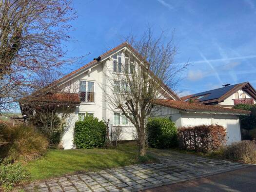 Doppelhaushälfte zur Miete 1.600 € 4 Zimmer 120 m² 370 m² Grundstück frei ab 01.04.2026 Hilzingen 78247