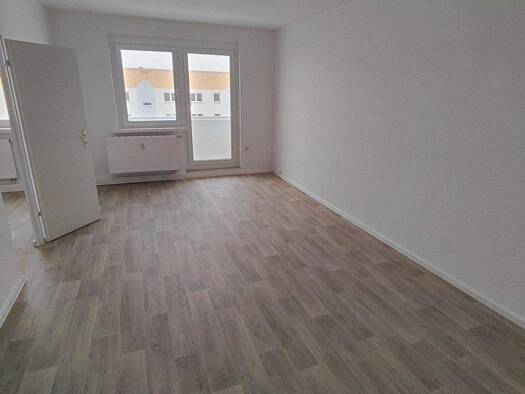 Wohnung zur Miete 425 € 3 Zimmer 68 m² 5. Geschoss frei ab sofort Neue Platekaer Str 6 Borna 04552