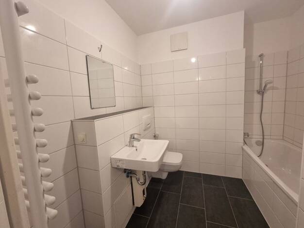 Wohnung zur Miete 615 € 2 Zimmer 71,2 m² 3. Geschoss frei ab 31.08.2026 Dorotheenstraße 14 Innenstadt Mitte 06108