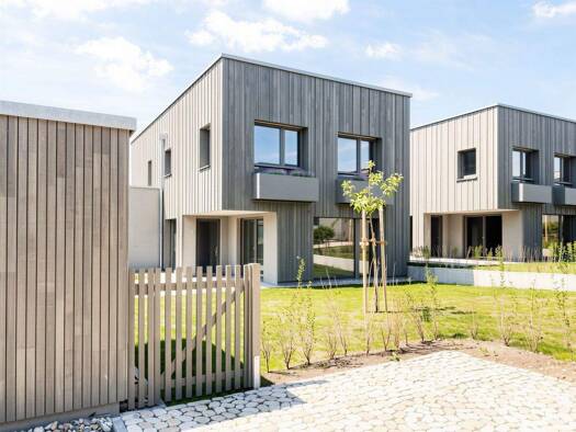 Einfamilienhaus zum Kauf - Erstbezug 845.000 € 5 Zimmer 153,8 m² 335 m² Grundstück Neuhengstett Althengstett 75382