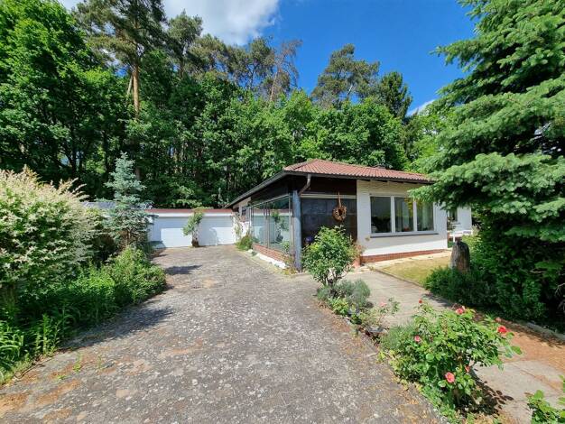 Bungalow zum Kauf 615.000 € 4 Zimmer 135,2 m² 689 m² Grundstück frei ab sofort Großschwarzenlohe Wendelstein 90530