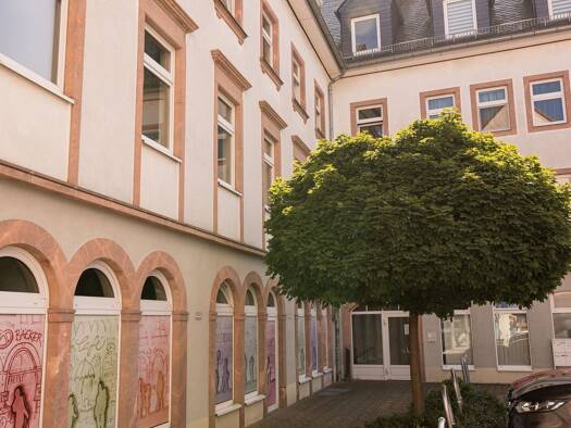 WG-Zimmer zur Miete 980 € 4 Zimmer 103,1 m² 1. Geschoss frei ab sofort Bismarckstr. 2 Rochlitz 09306