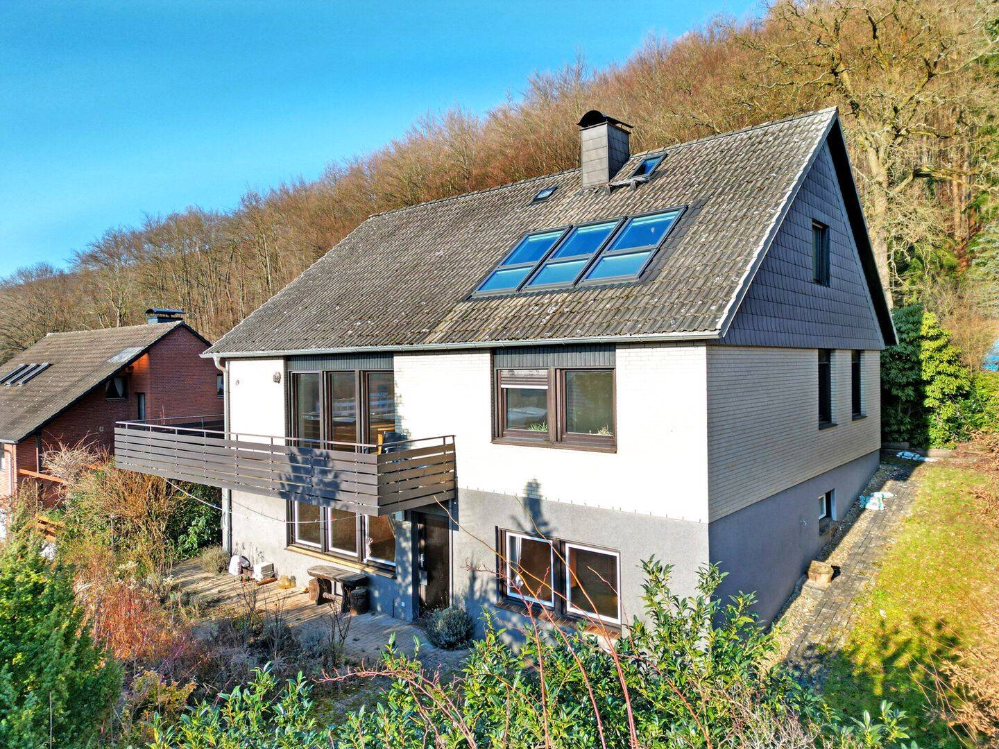 Immobilie in Hann. Münden - Großes Wohnhaus in reizvoller Fernblick- und Waldrandlage von Hann. Münden - Bild 0