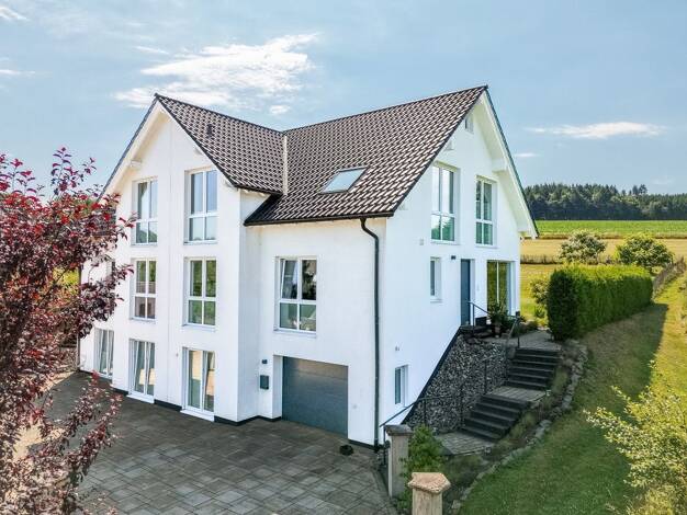 Doppelhaushälfte zum Kauf 389.000 € 3 Zimmer 147 m² 380 m² Grundstück Schmallenberg Schmallenberg 57392