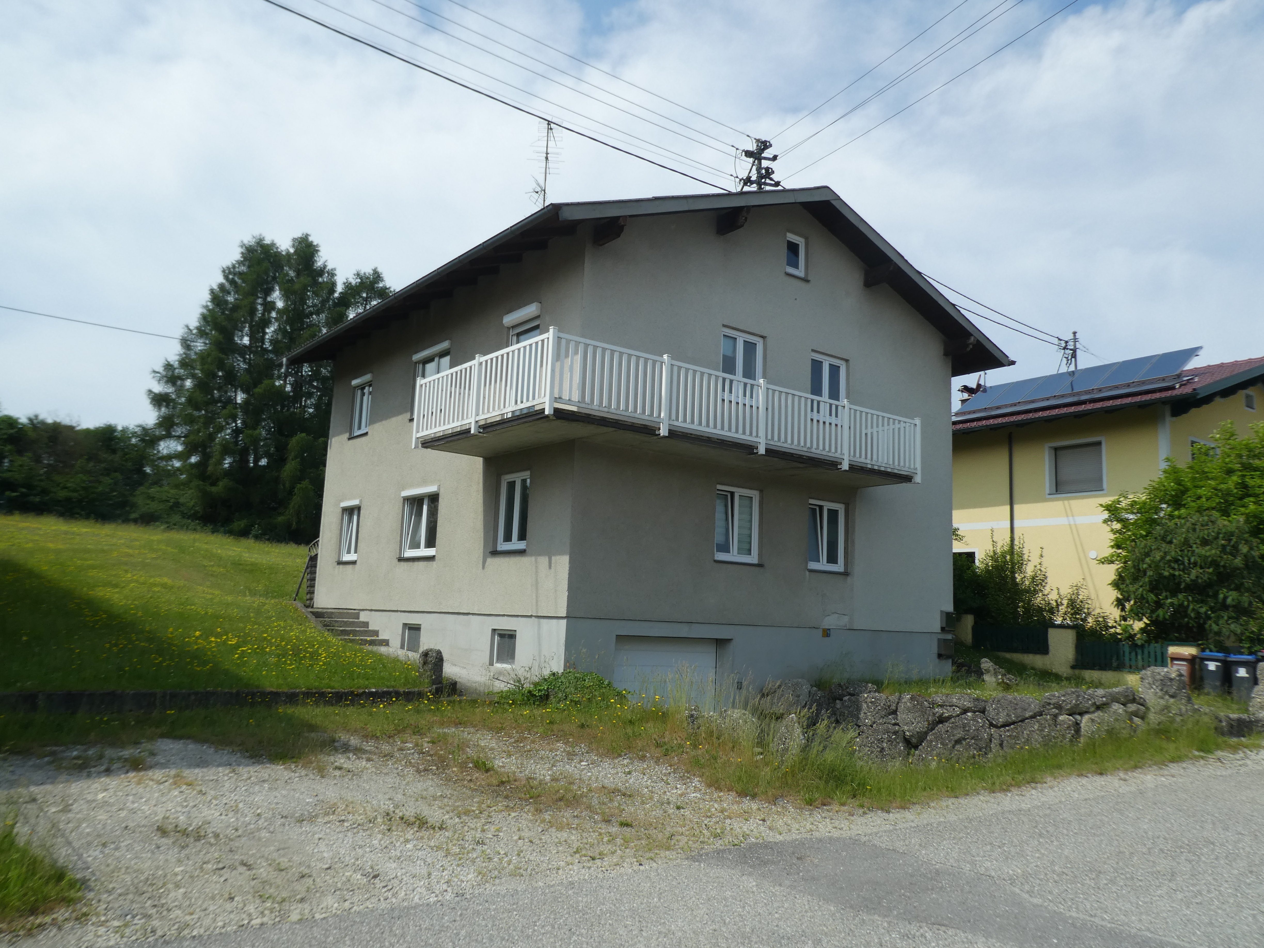 Mehrfamilienhaus zum Kauf 345.000 € 8 Zimmer 134 m²<br/>Wohnfläche 720 m²<br/>Grundstück ab sofort<br/>Verfügbarkeit Terrassenweg 8 Braunau am Inn 5282