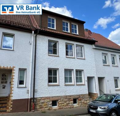 Reihenmittelhaus zum Kauf 148.000 € 7 Zimmer 145 m² 134 m² Grundstück frei ab sofort Creuzburg Amt Creuzburg 99831