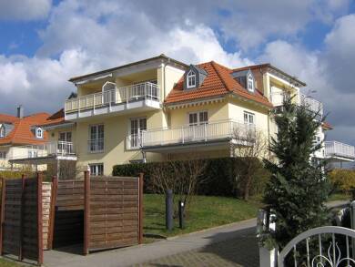 Wohnung zur Miete 265 € 1 Zimmer 40 m² Am Höhenweg 4 Glauchau Glauchau 08371