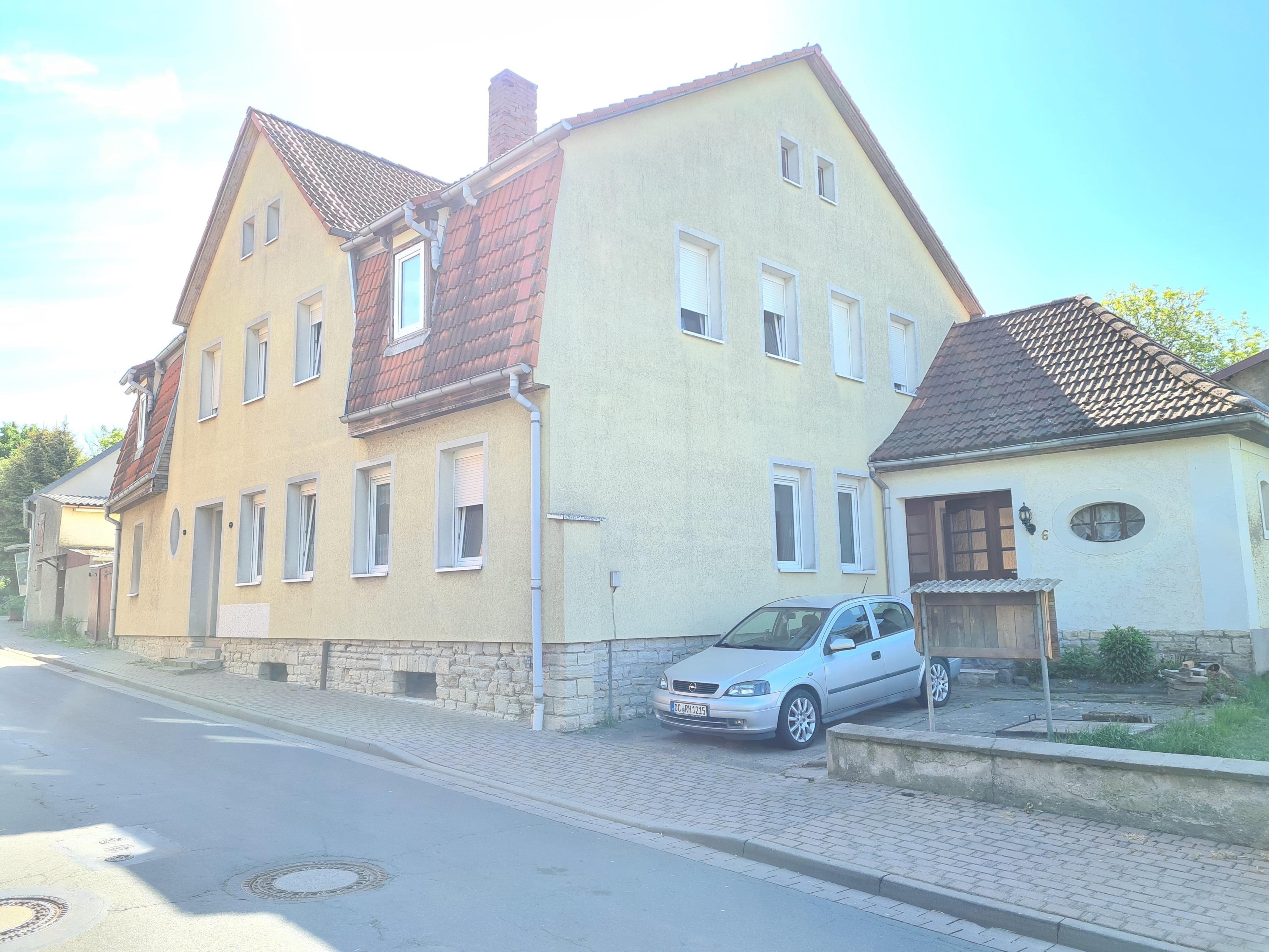 Mehrfamilienhaus zum Kauf 159.500 € 10 Zimmer 267 m²<br/>Wohnfläche 527 m²<br/>Grundstück Groß Germersleben Oschersleben 39387