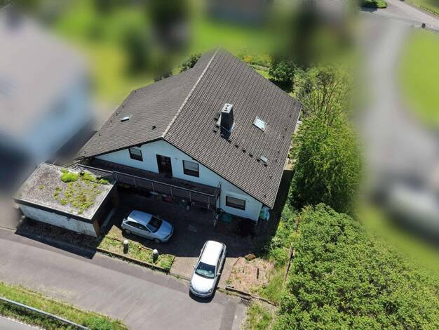 Mehrfamilienhaus zum Kauf provisionsfrei 299.000 € 9 Zimmer 271,2 m² 820 m² Grundstück Eich Windeck 51570