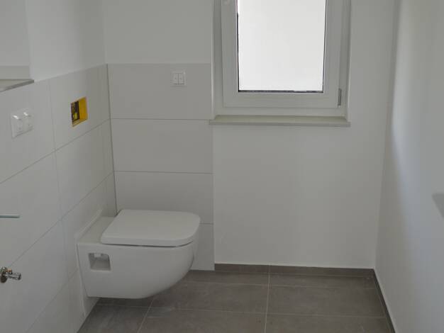 Wohnung zur Miete 960 € 3 Zimmer 96 m² Suhl 98527