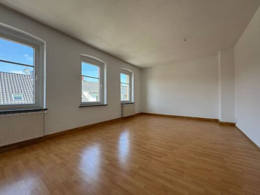 Wohnung zur Miete 400 € 3 Zimmer 73 m² 2. Geschoss frei ab sofort Glauchau 08371