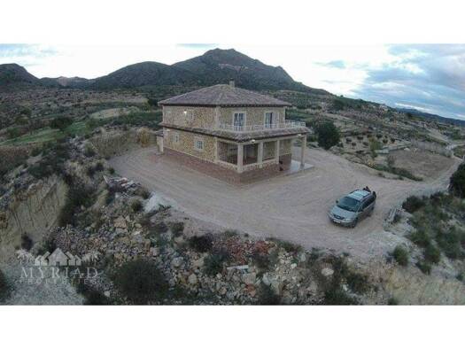 Villa zum Kauf 295.995 € 4 Zimmer 289 m² 3.580 m² Grundstück Fortuna 30648