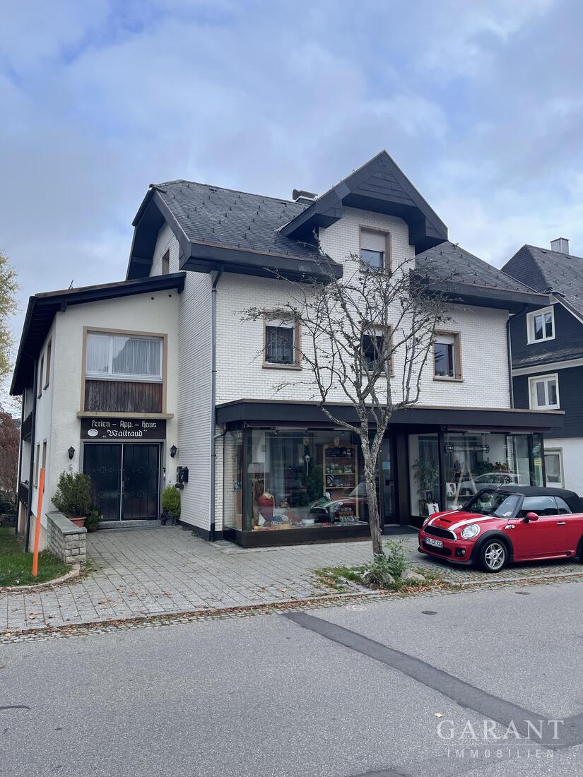 Einfamilienhaus zum Kauf 390.000 € 11 Zimmer 328 m²<br/>Wohnfläche 505 m²<br/>Grundstück 01.10.2025<br/>Verfügbarkeit Höchenschwand Höchenschwand 79862