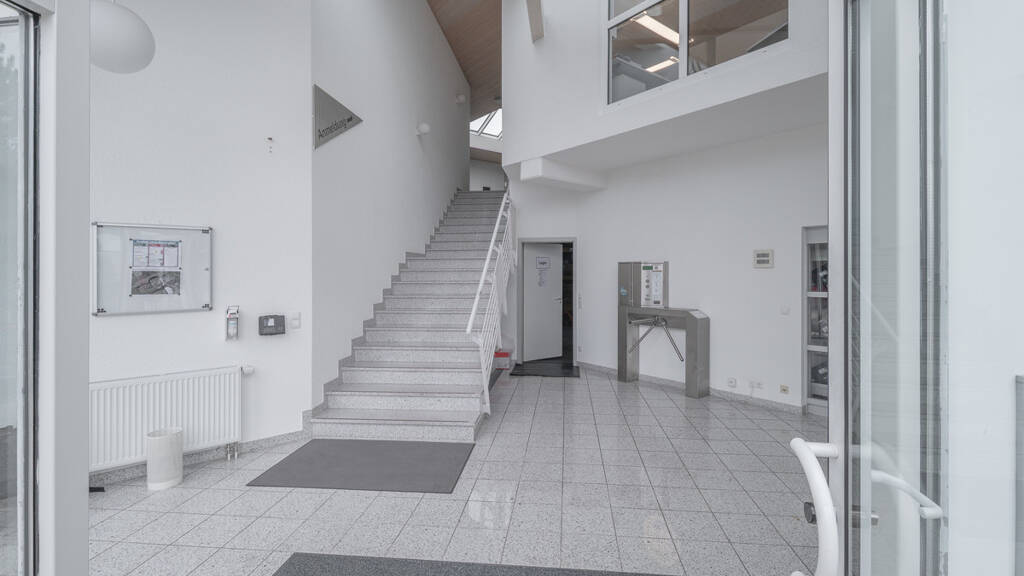 Produktionshalle zur Miete 3.934 € 701 m² Lagerfläche Villingen Villingen-Schwenningen 78052