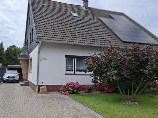 Doppelhaushälfte zum Kauf 242.000 € 4 Zimmer 112,1 m² 500 m² Grundstück Schortens 26419