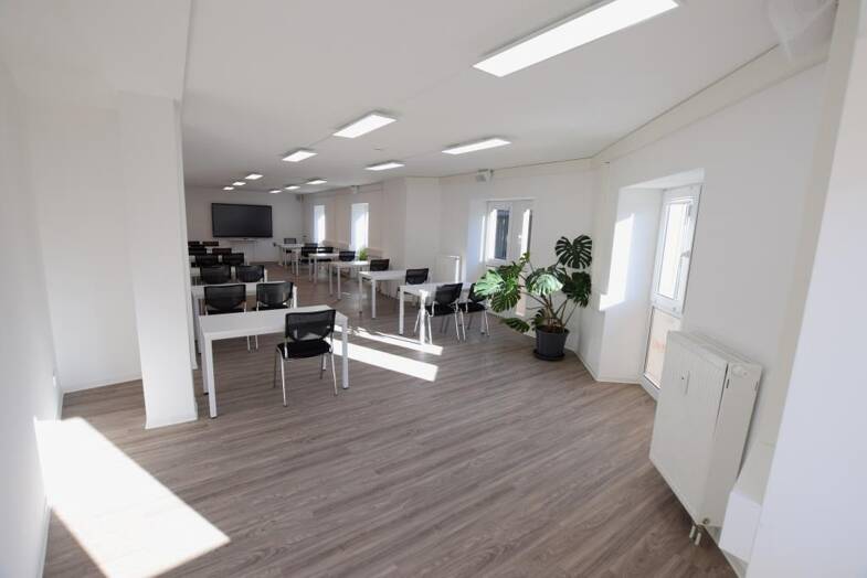 Büro-/Praxisfläche zur Miete 4 Zimmer 60 m² Bürofläche Singen Singen (Hohentwiel) 78224