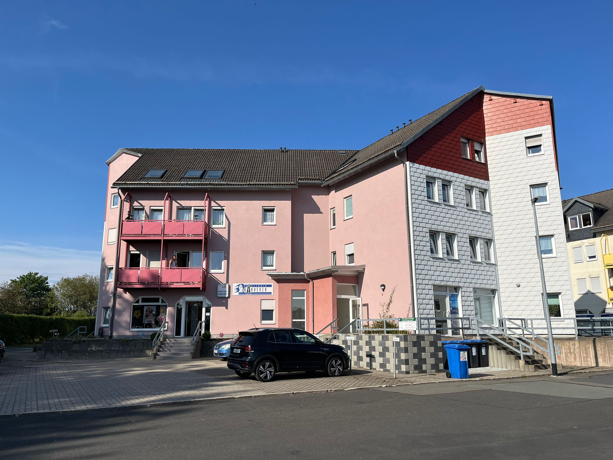 Wohnung zum Kauf 75.000 € 3 Zimmer 83 m²<br/>Wohnfläche ab sofort<br/>Verfügbarkeit Sebastian- Kneipp- Str. 2 Neuhaus Neuhaus am Rennweg 98724