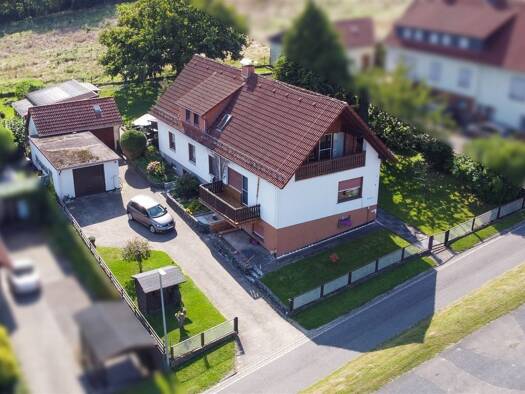 Mehrfamilienhaus zum Kauf 175.000 € 9 Zimmer 216 m² 1.250 m² Grundstück frei ab sofort Erzhausen Einbeck 37574