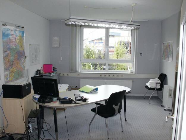 Bürofläche zur Miete provisionsfrei 690 € 92 m² Bürofläche Kreuzgrundweg 3 a Petersberg Petersberg 36100