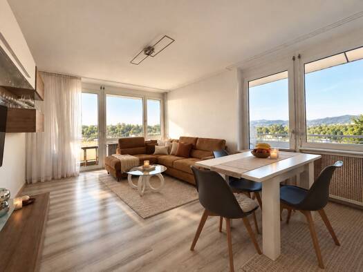 Wohnung zum Kauf 315.000 € 2 Zimmer 80,8 m² Geschoss 10/11 Radolfzell Radolfzell am Bodensee 78315