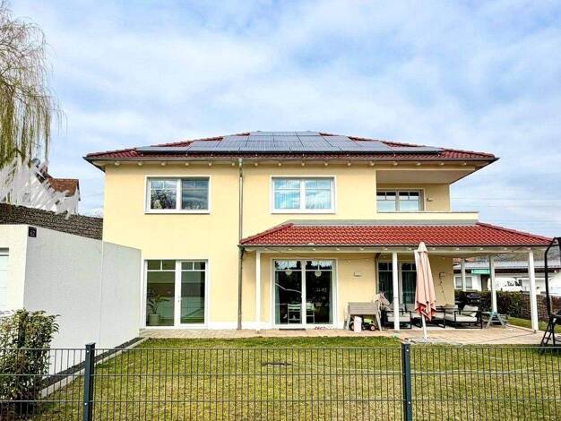 Einfamilienhaus zur Miete 2.650 € 6 Zimmer 220 m² 800 m² Grundstück frei ab 01.09.2026 Schnaittach 91220