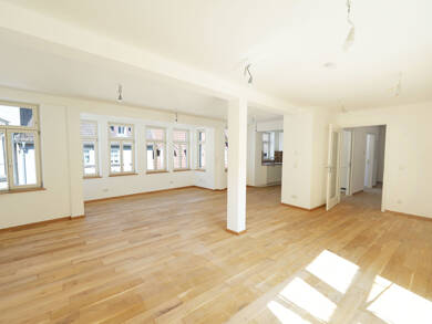 Wohnung zur Miete 1.190 € 3 Zimmer 99 m² 2. Geschoss frei ab 01.09.2025 Coburg 96450