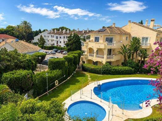 Wohnung zur Miete 2.000 € 2 Zimmer 131 m² Estepona 29688
