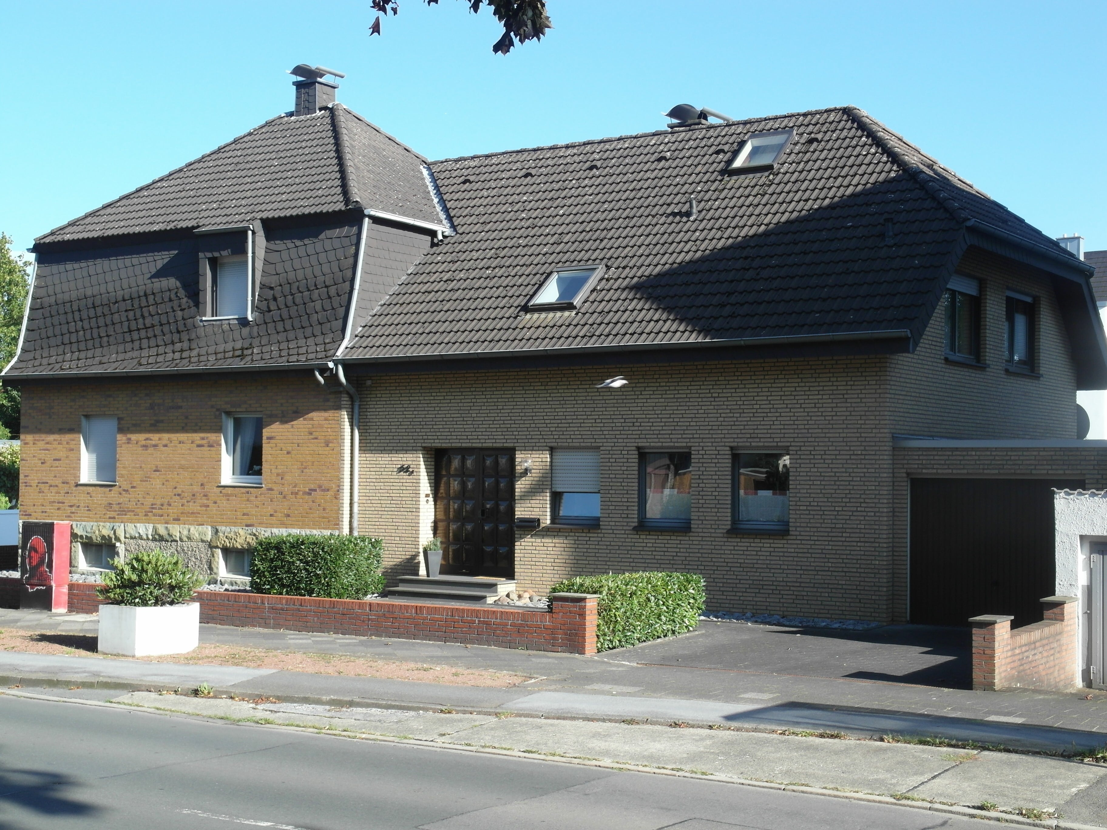 Mehrfamilienhaus zum Kauf 479.000 € 8 Zimmer 230 m²<br/>Wohnfläche 613 m²<br/>Grundstück Nord - West Lippstadt 59555