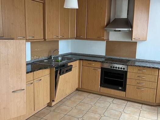 Wohnung zur Miete 1.300 € 3 Zimmer 84 m² Geschoss 2/3 frei ab sofort Walldorf Mörfelden-Walldorf 64546