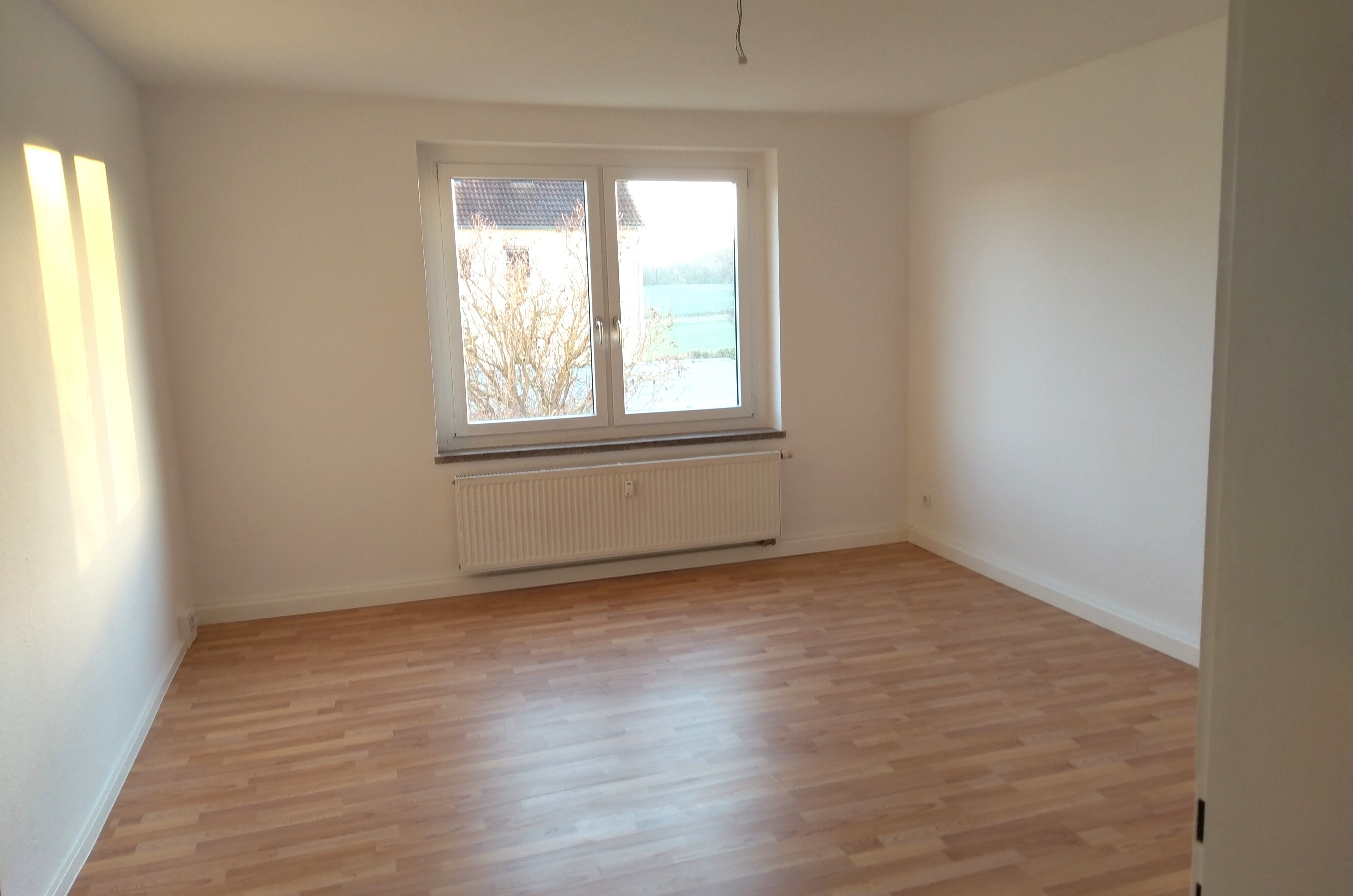 Wohnung zur Miete 285 € 3 Zimmer 60 m²<br/>Wohnfläche EG<br/>Geschoss ab sofort<br/>Verfügbarkeit Großkochberg Uhlstädt-Kirchhasel 07407