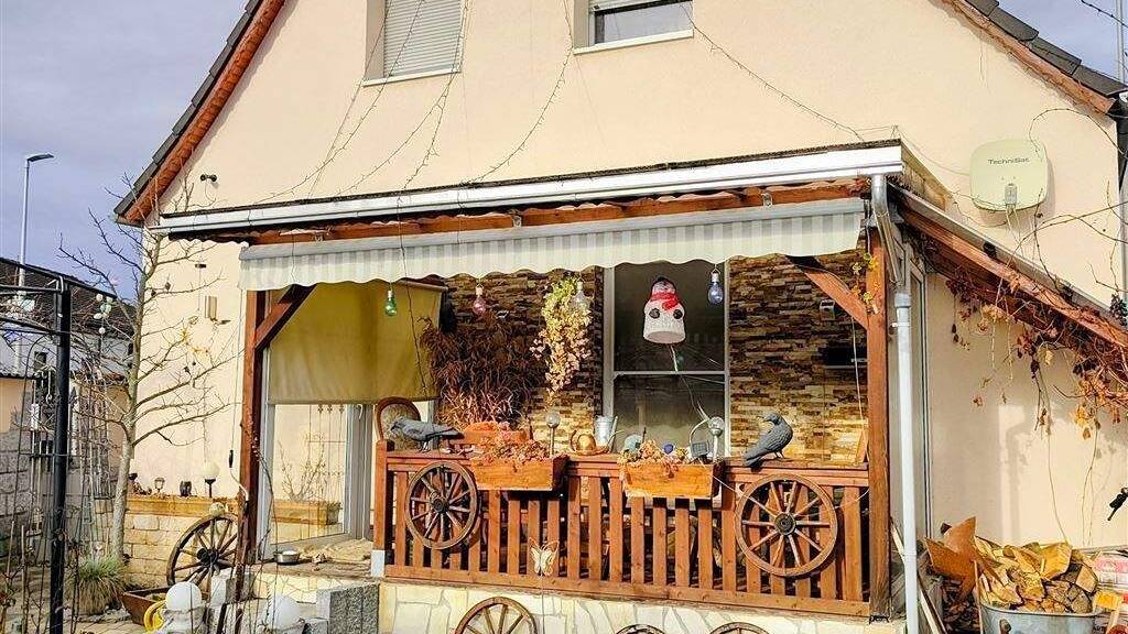 Einfamilienhaus zum Kauf 449.000 € 4 Zimmer 93 m² 238 m² Grundstück Neunkirchen Neunkirchen a. Brand 91077