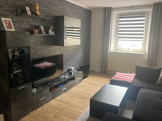 Wohnung zur Miete 450 € 3 Zimmer 90 m² Geschoss 1/3 frei ab sofort Innenstadt Hof 95032