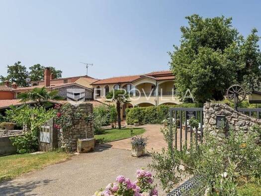 Haus zum Kauf 2.300.000 € 11 Zimmer 670 m² Novigrad Novigrad